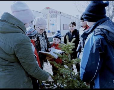 Работники культуры Урахчинского СДК с детьми вышли на прогулку